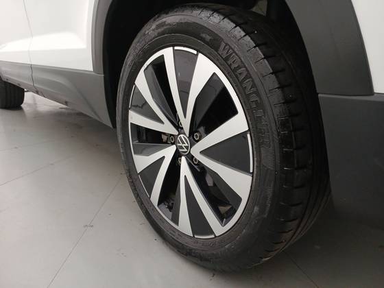 VOLKSWAGEN TAOS 1.4 250 TSI TOTAL FLEX HIGHLINE AUTOMÁTICO VOLKSWAGEN TAOS 1.4 250 TSI TOTAL FLEX HIGHLINE AUTOMÁTICO